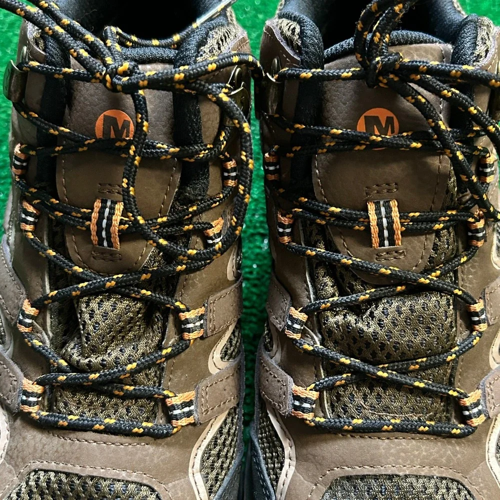 Merrell Moab 2 Mid Waterproof Hiking Boots Youth 7M Women 8.5/ 9